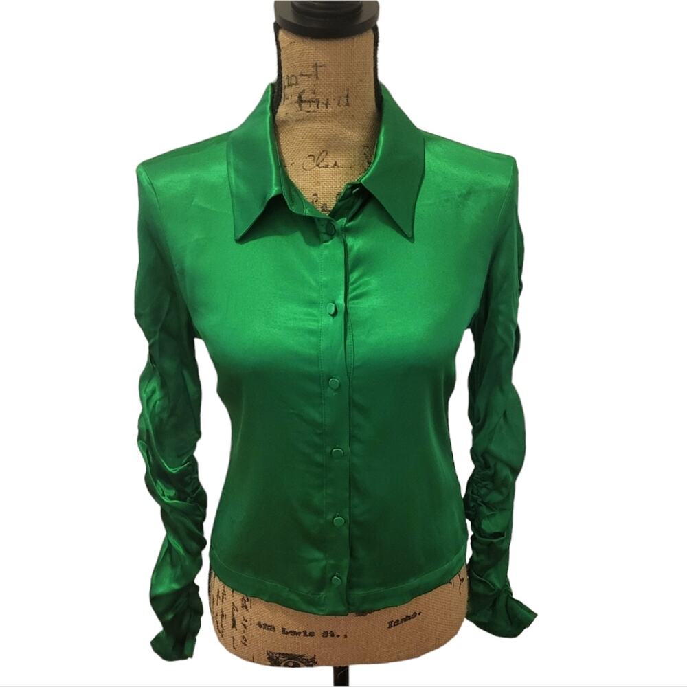 Zara green button down ruched long sleeve collared fitted top, size small